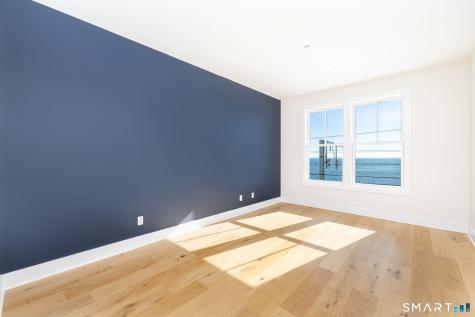 185 Main Street East Lyme CT 06357