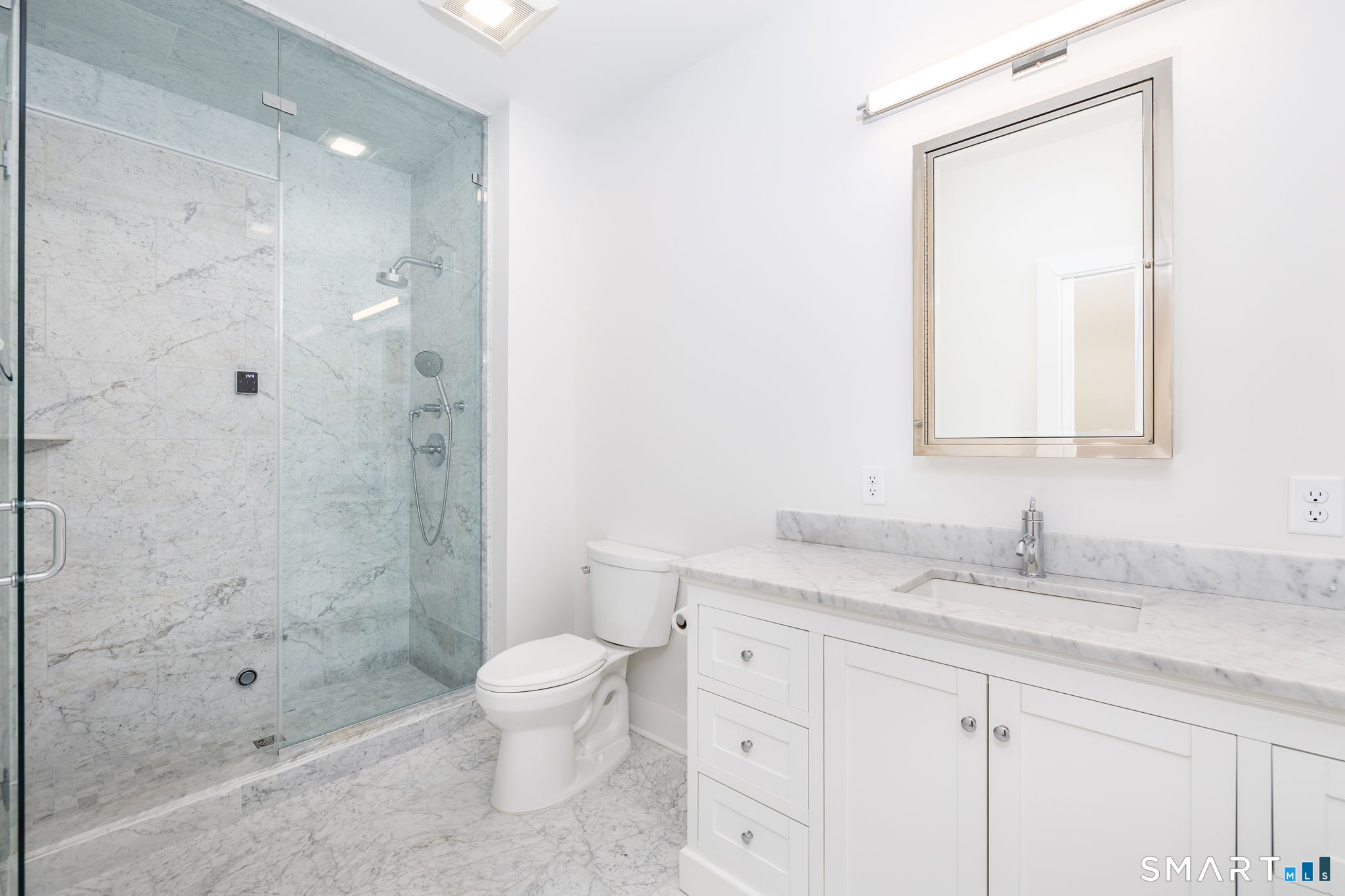 185 Main Street East Lyme CT 06357