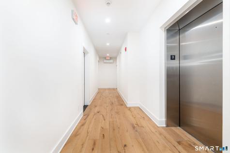 185 Main Street East Lyme CT 06357