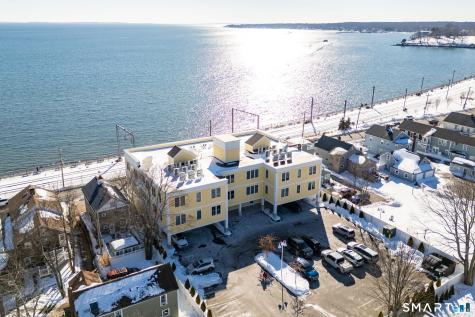 185 Main Street East Lyme CT 06357