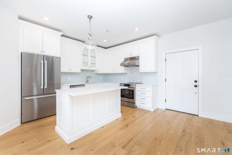 185 Main Street East Lyme CT 06357