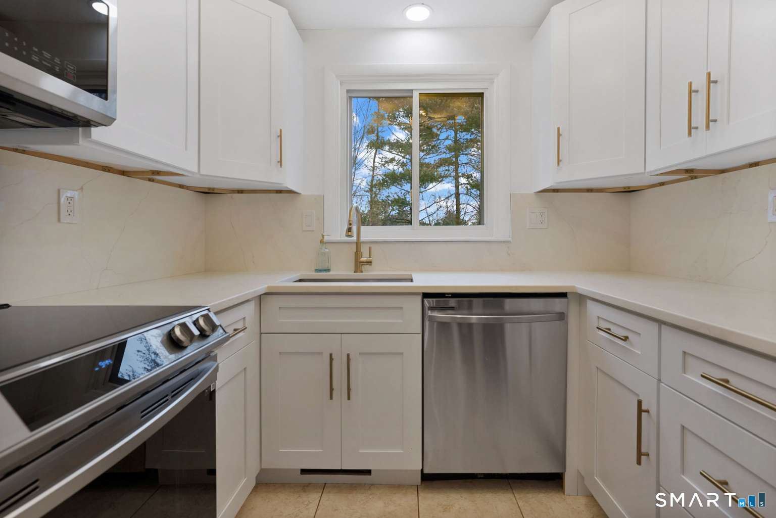 92 Spring Lane Suffield CT 06078