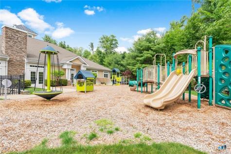 1 Arrowwood Court Middlebury CT 06762