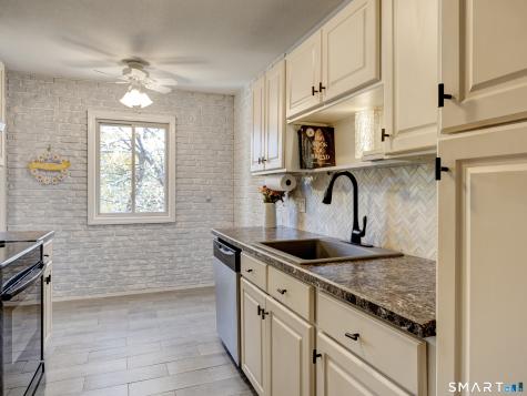 26 Forest Hill Drive Simsbury CT 06070