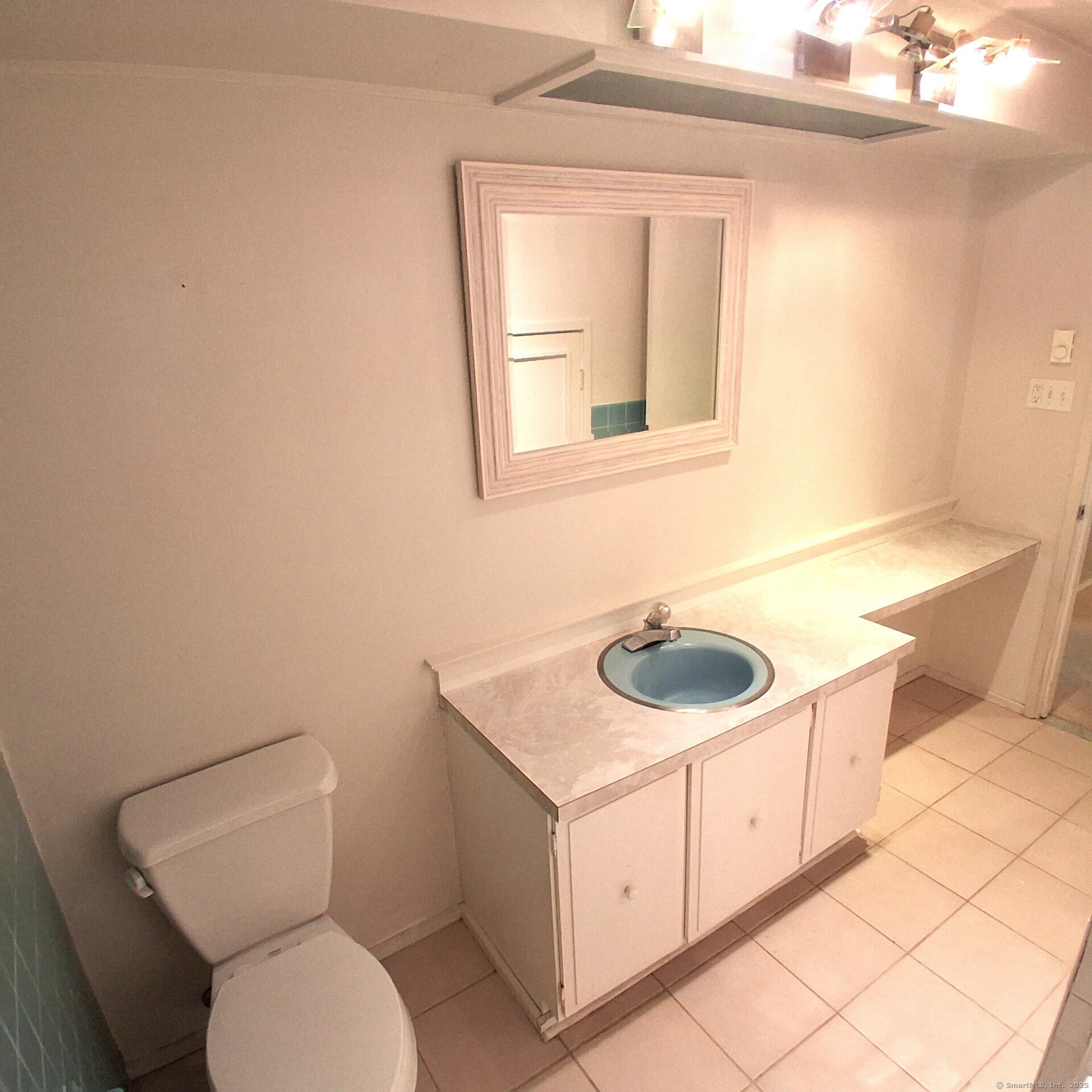 85 River Road Essex CT 06426