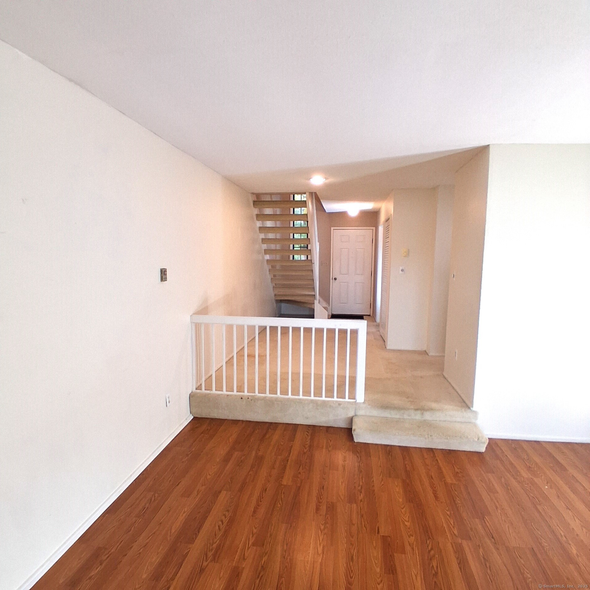 85 River Road Essex CT 06426
