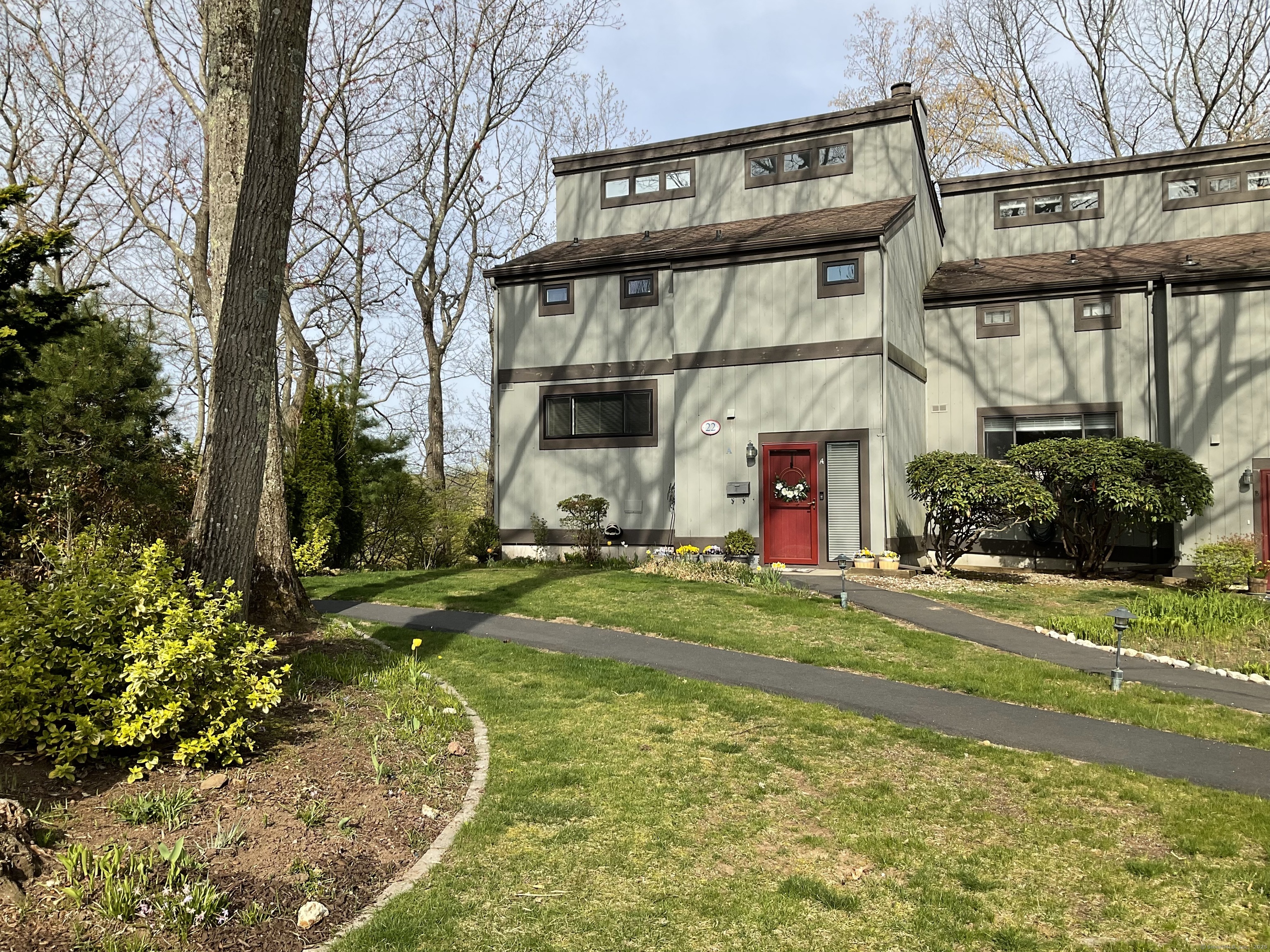 22 Harbour Village Branford CT 06405