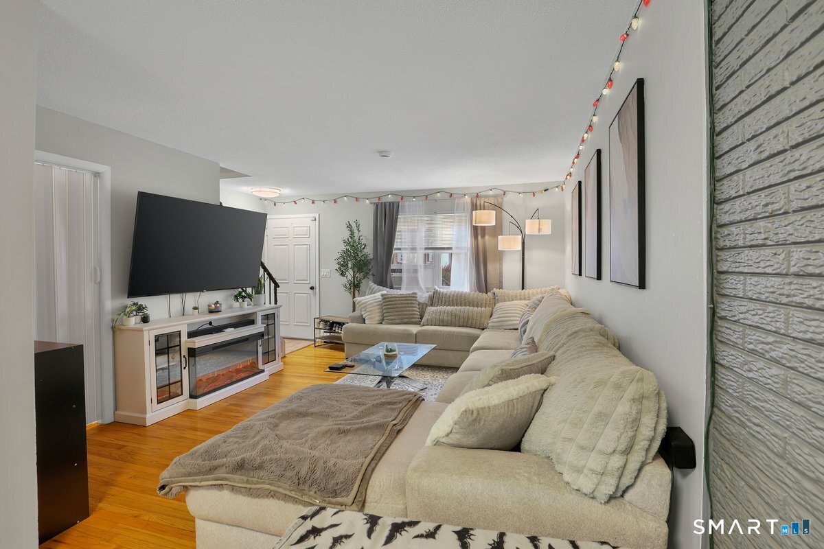 24 Woodward Avenue New Haven CT 06512