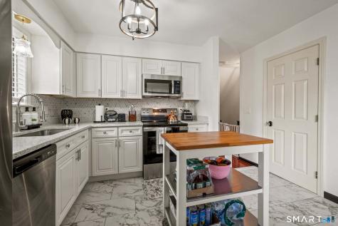 1561 East Main Street Meriden CT 06450