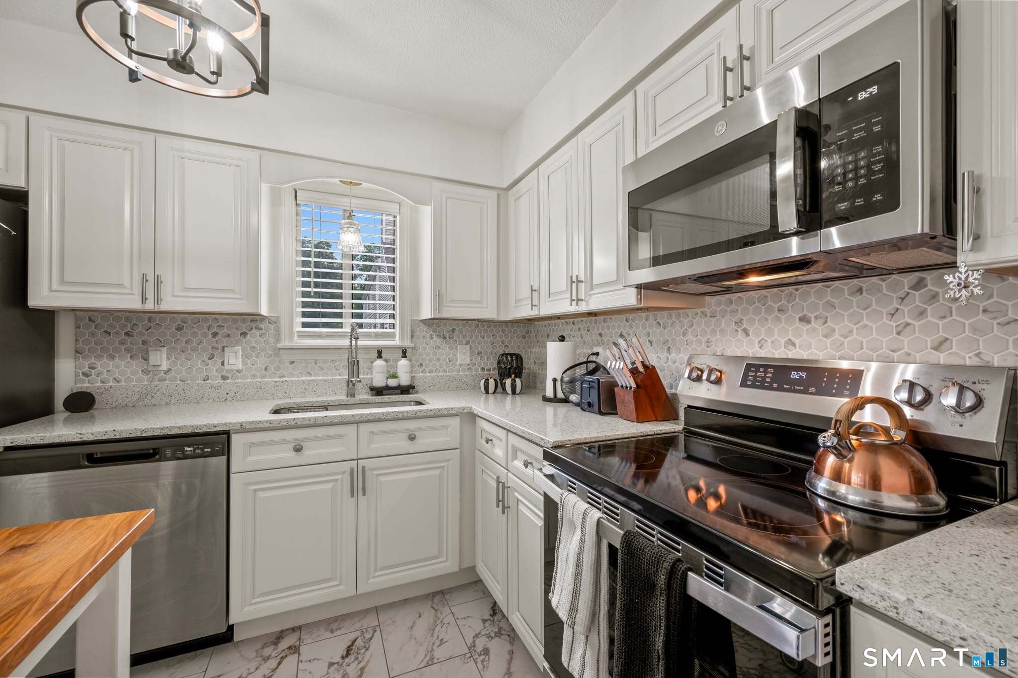 1561 East Main Street Meriden CT 06450