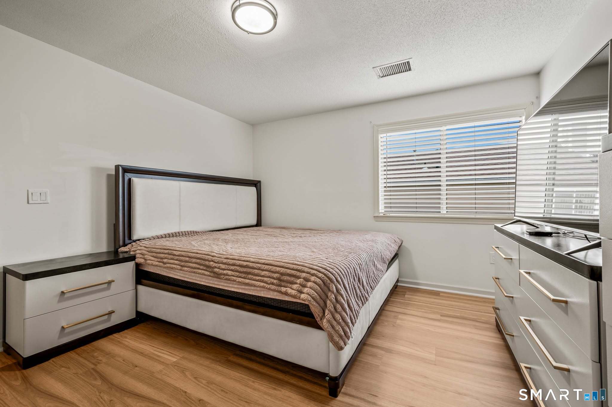 1561 East Main Street Meriden CT 06450