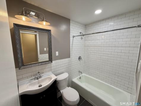 1168 Main Street Stratford CT 06615