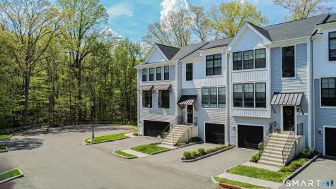 39 Brentwood Circle Danbury CT 06810