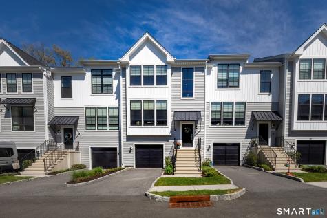 39 Brentwood Circle Danbury CT 06810