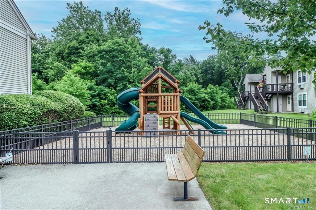 15 Glen Ridge Court New Milford CT 06776