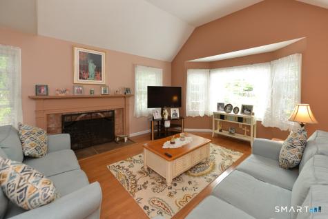17 Woodbury Hill Woodbury CT 06798