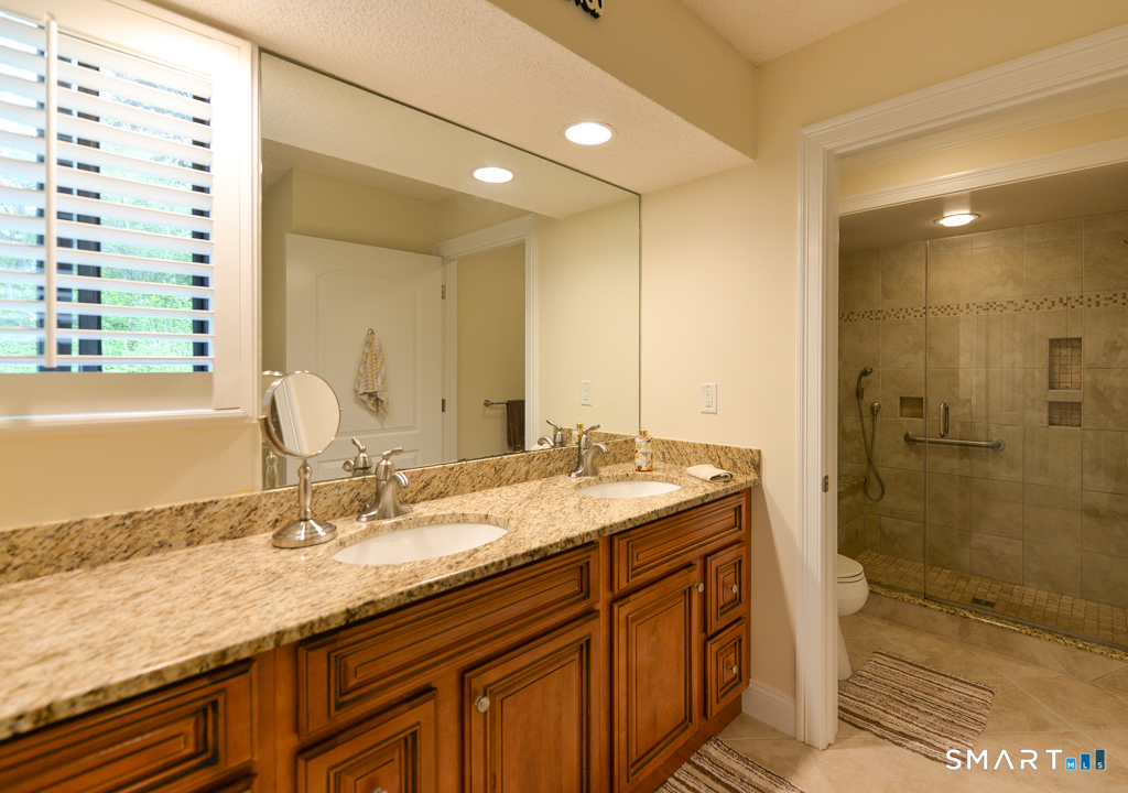 648 Heritage Village Southbury CT 06488