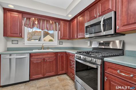 4 Avon Court Beacon Falls CT 06403