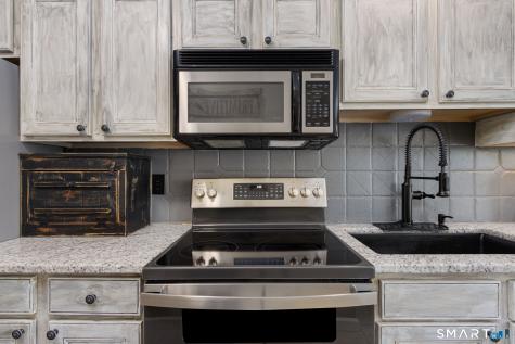 83 Perry Street Putnam CT 06260