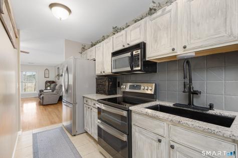 83 Perry Street Putnam CT 06260