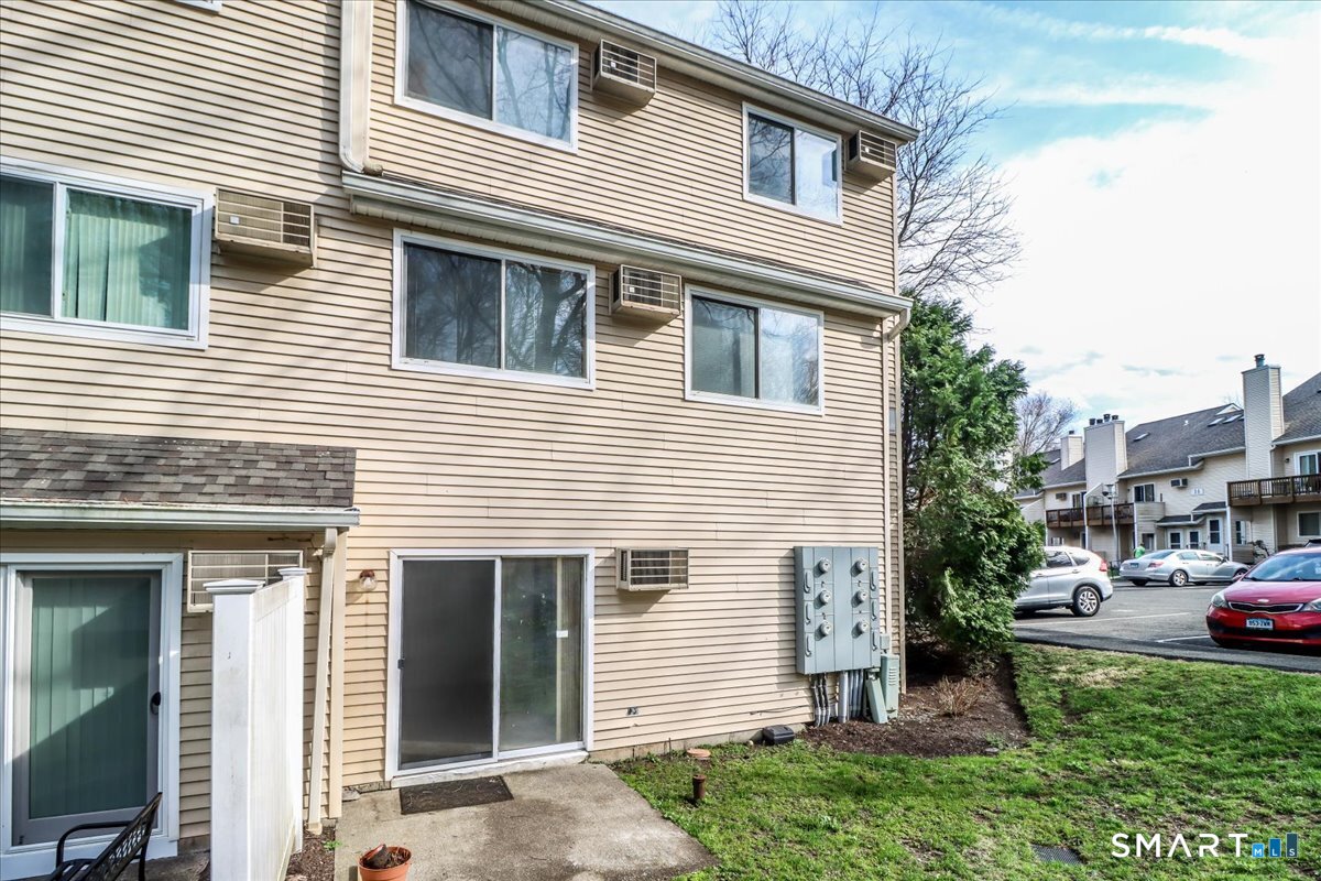 8 Rose Lane Danbury CT 06811