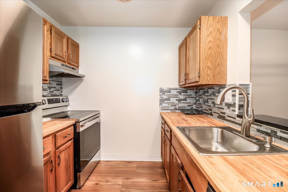 8 Rose Lane Danbury CT 06811