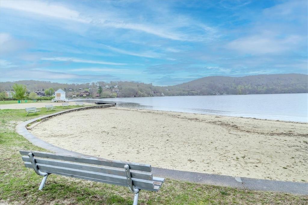 8 Rose Lane Danbury CT 06811