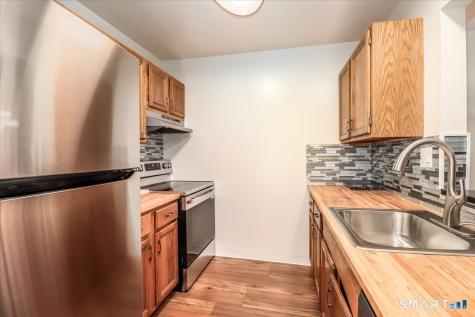 8 Rose Lane Danbury CT 06811