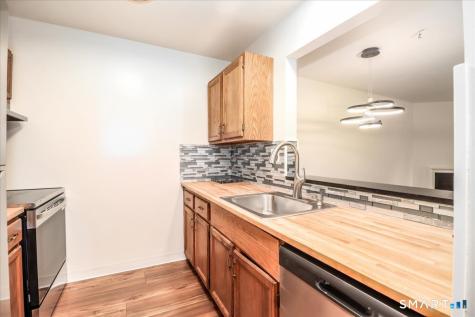 8 Rose Lane Danbury CT 06811