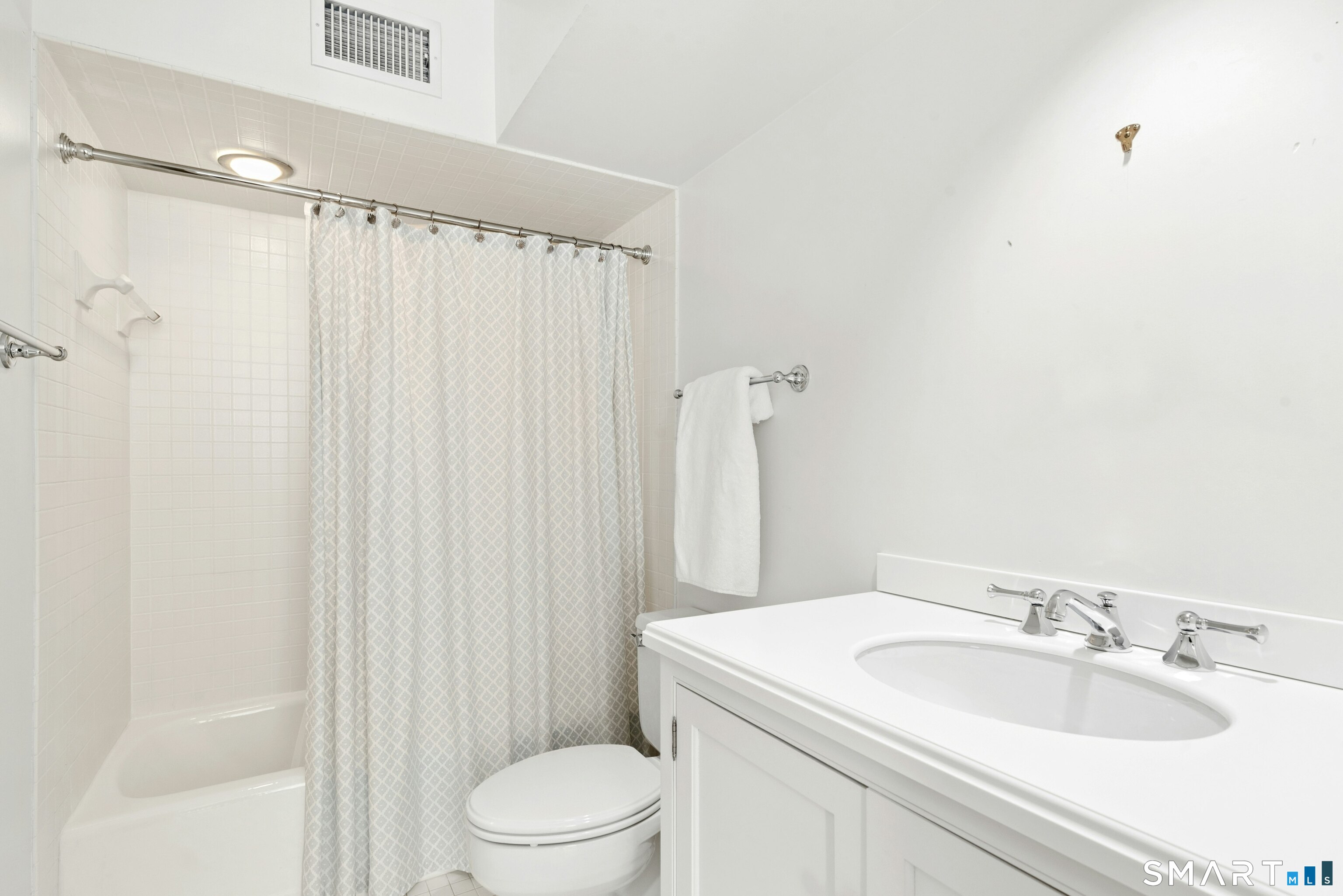 289 New Norwalk Road New Canaan CT 06840