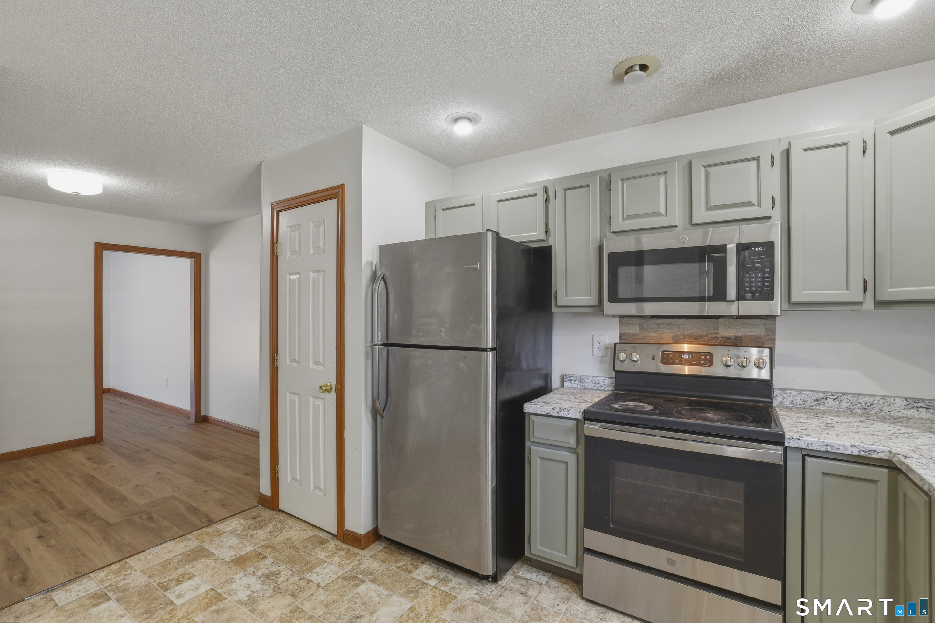 28 Meadow Lane Windsor Locks CT 06096