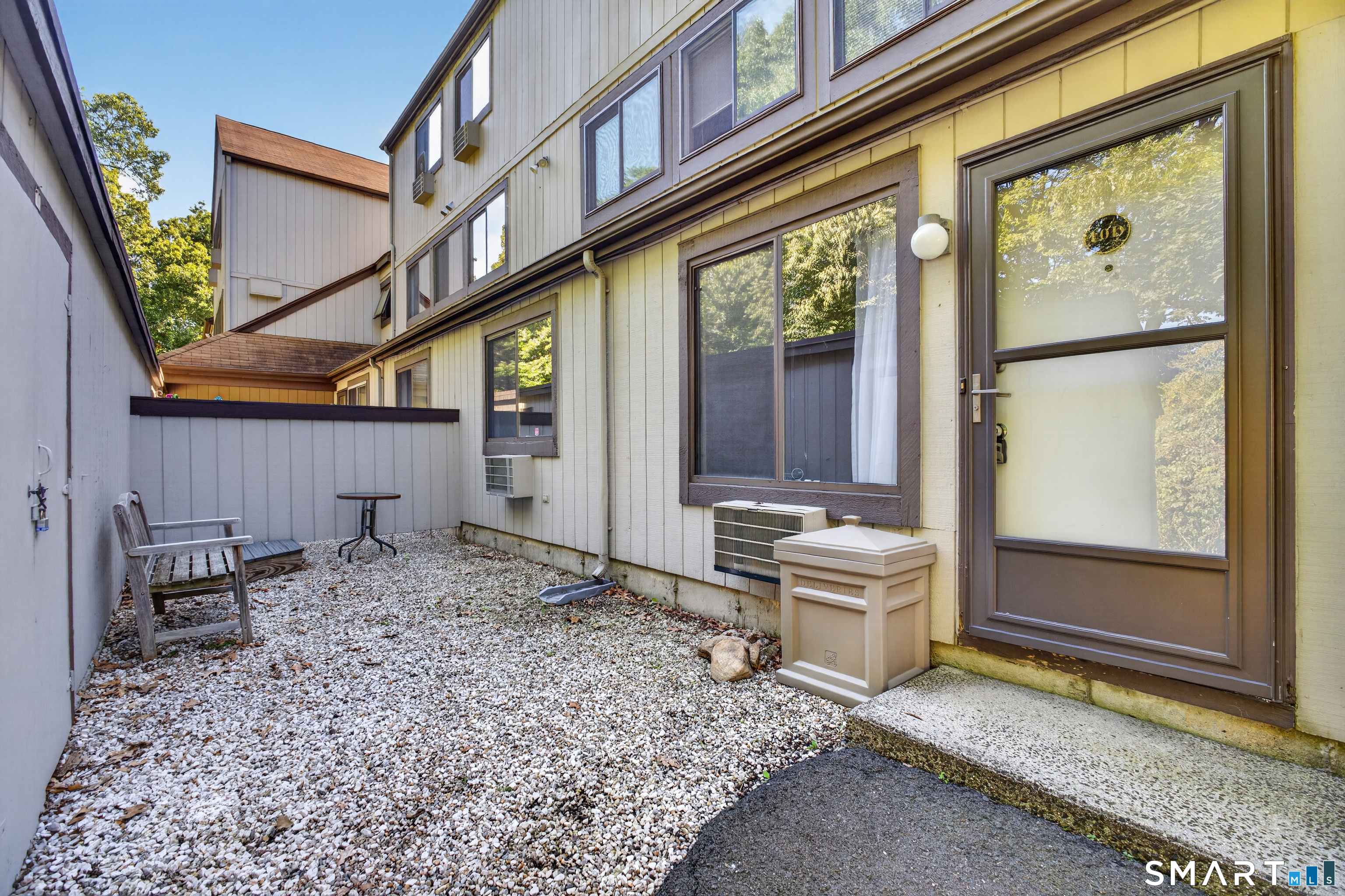 10 Pineview Drive Branford CT 06405