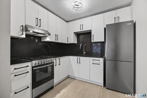 10 Pineview Drive Branford CT 06405