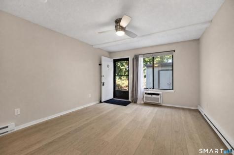 10 Pineview Drive Branford CT 06405