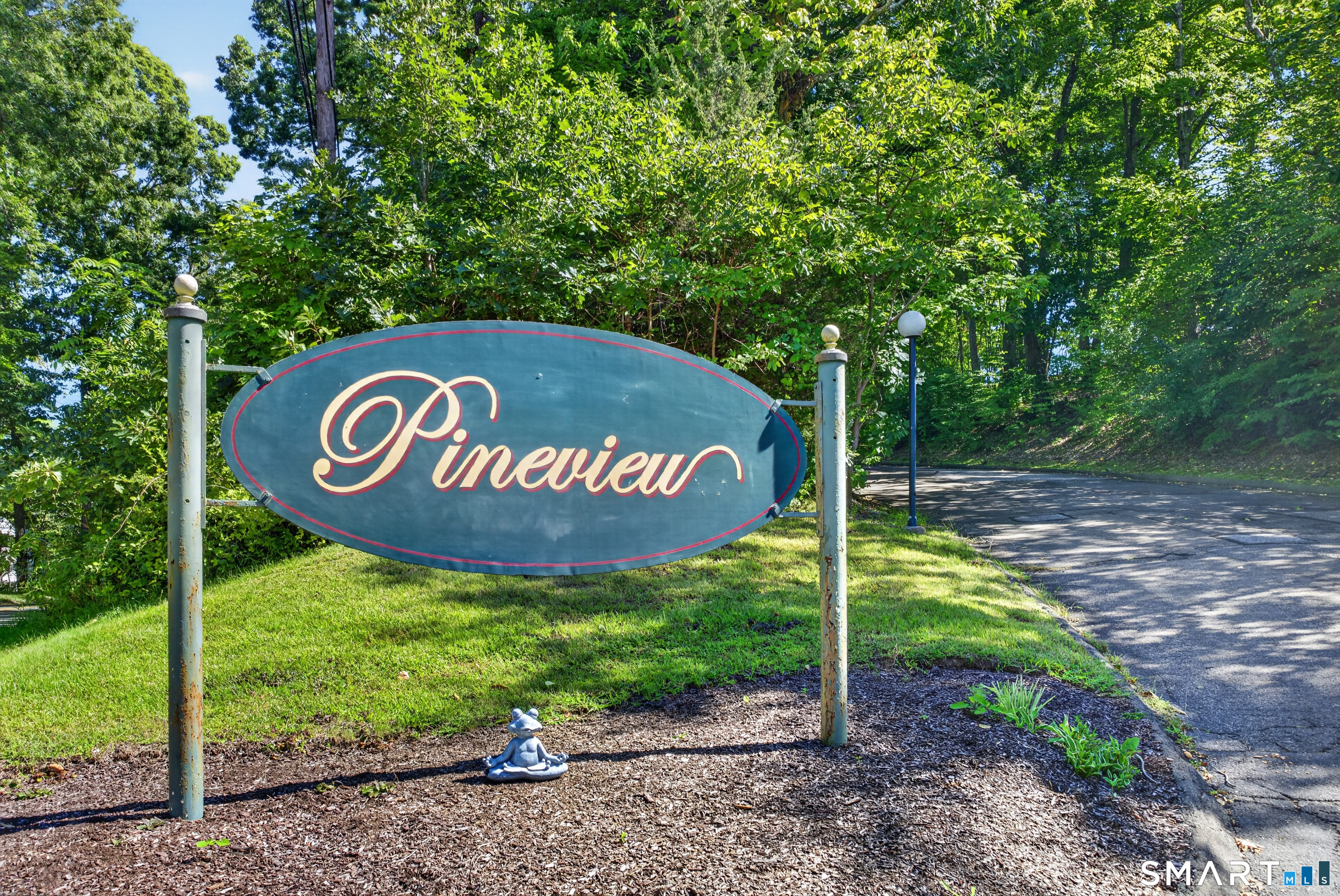 10 Pineview Drive Branford CT 06405