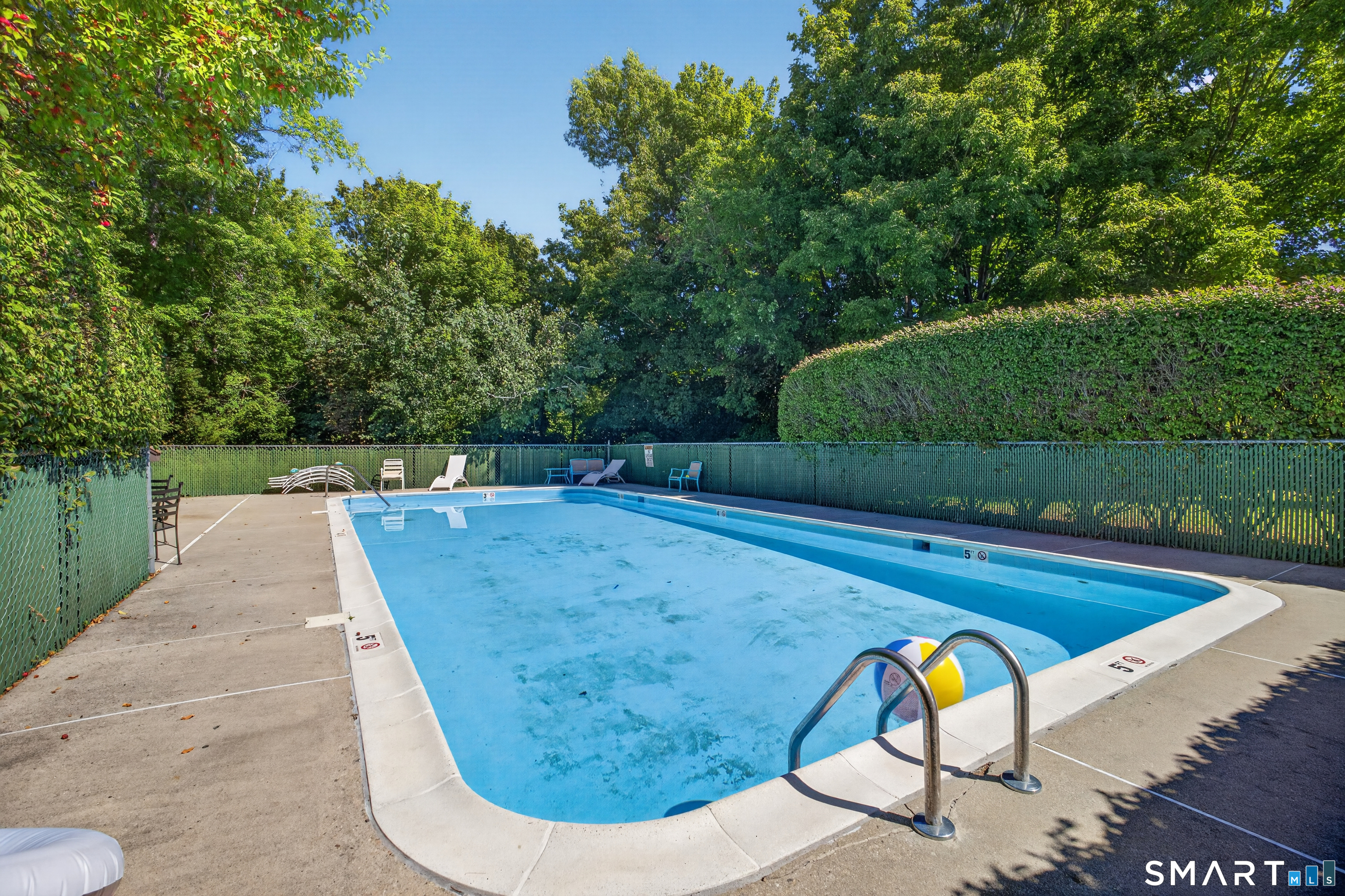 10 Pineview Drive Branford CT 06405