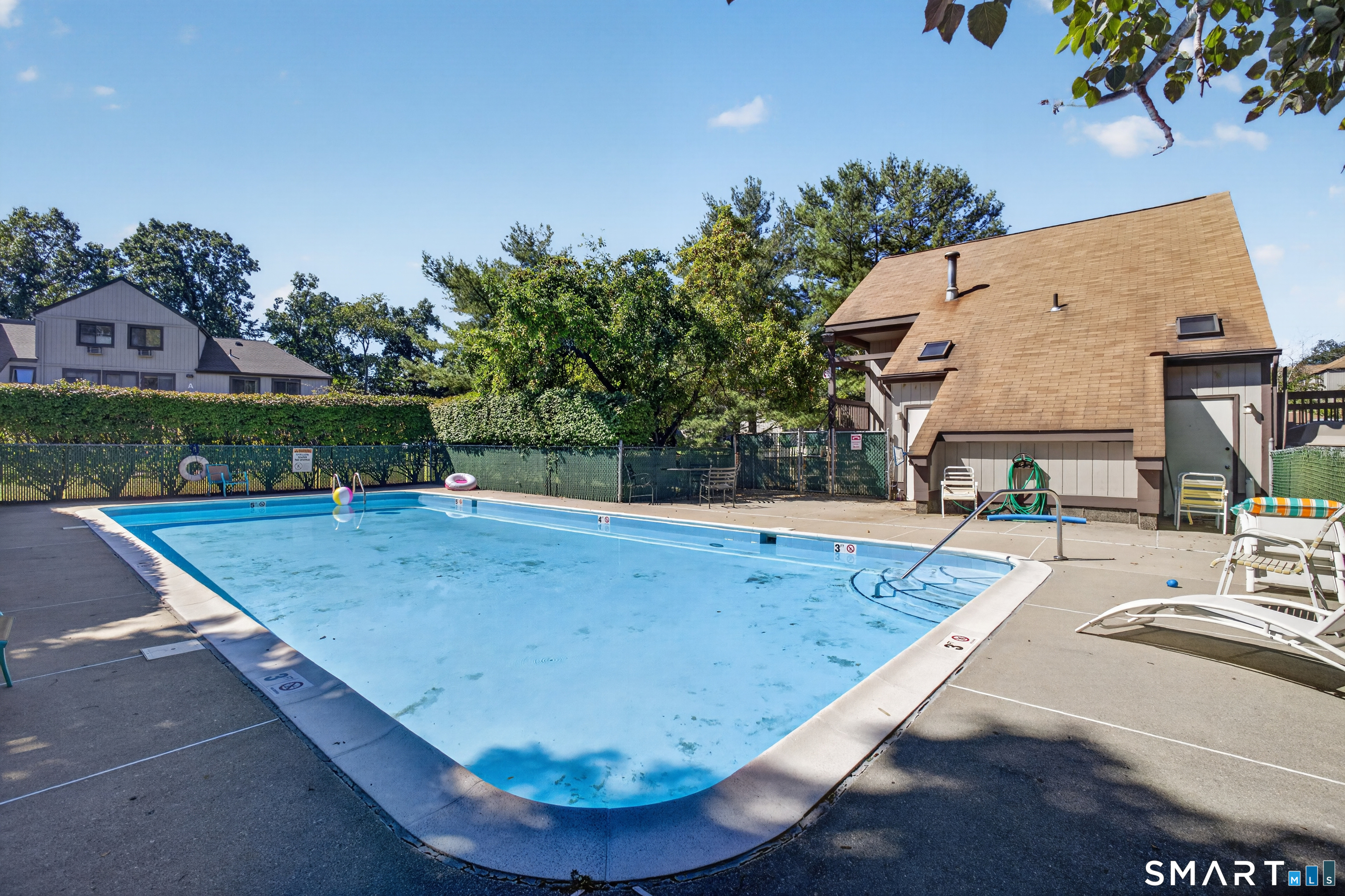 10 Pineview Drive Branford CT 06405