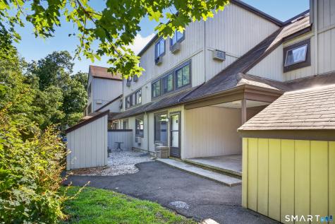 10 Pineview Drive Branford CT 06405