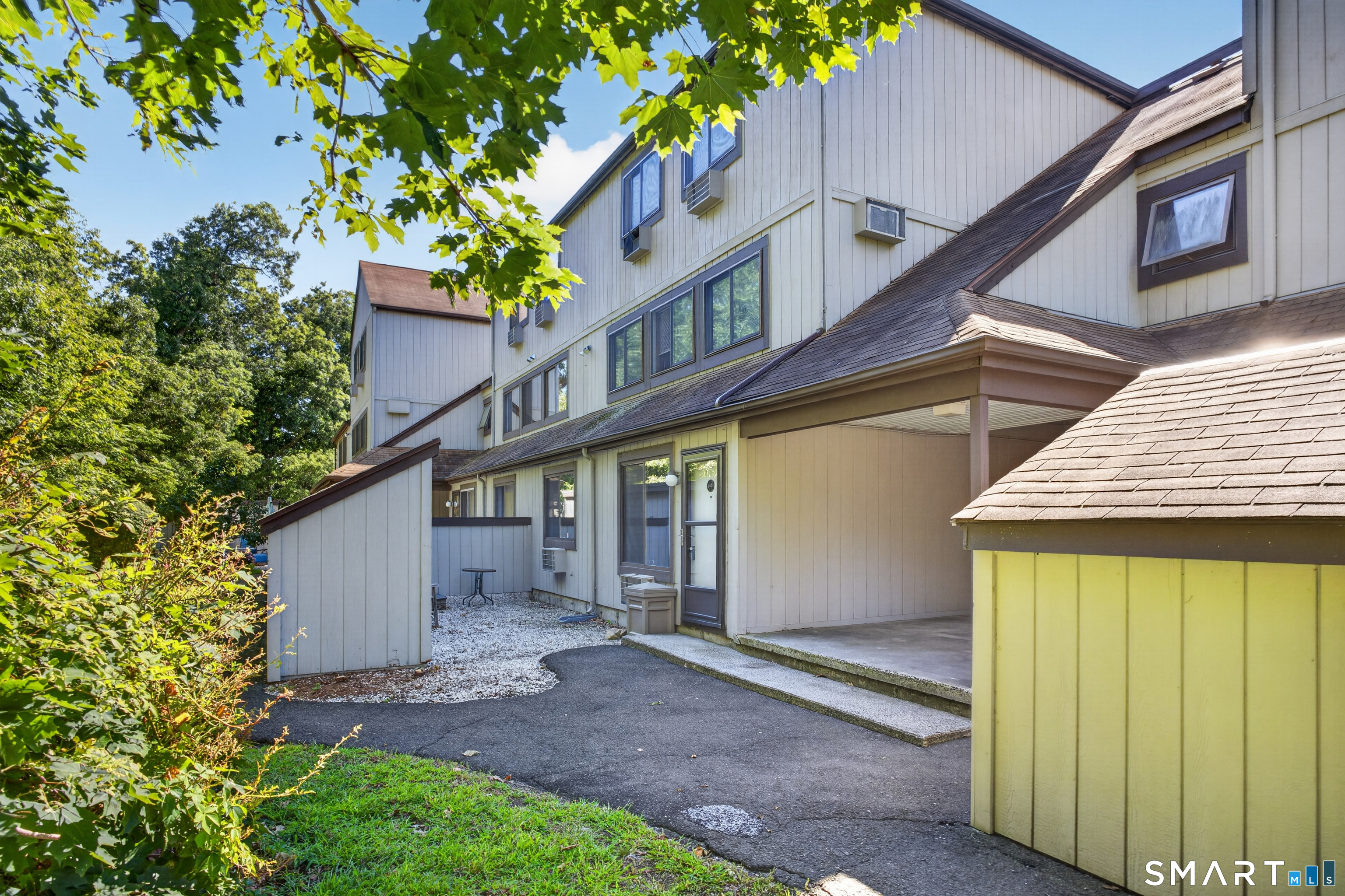 10 Pineview Drive Branford CT 06405
