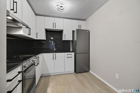 10 Pineview Drive Branford CT 06405