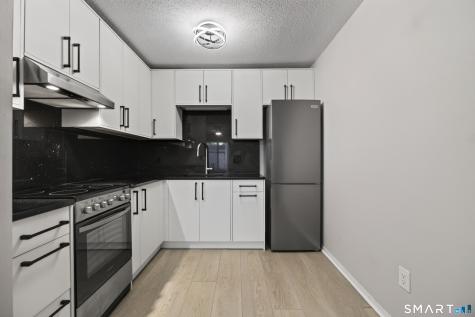 10 Pineview Drive Branford CT 06405