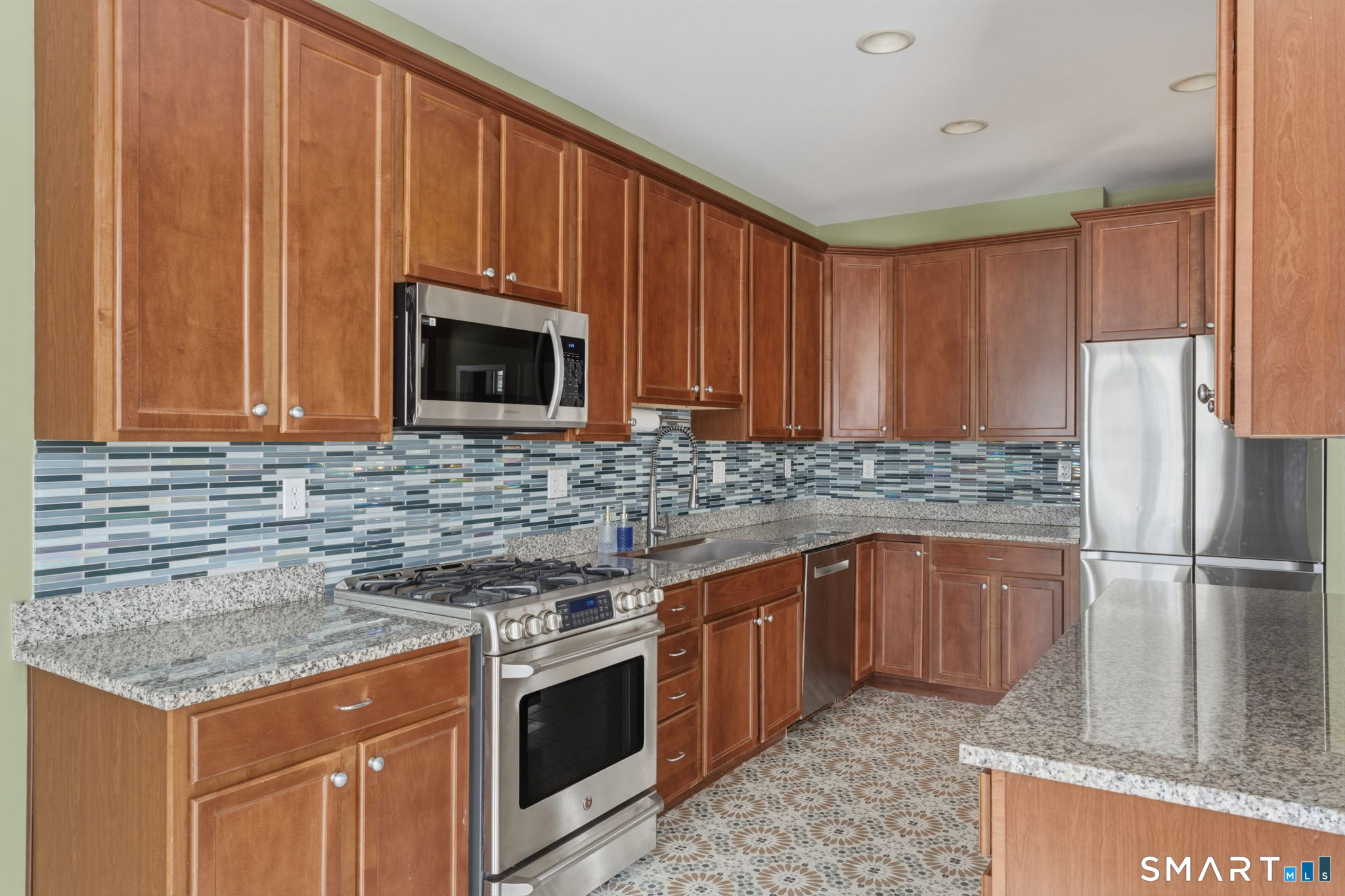 49 Park Place Circle West Hartford CT 06110