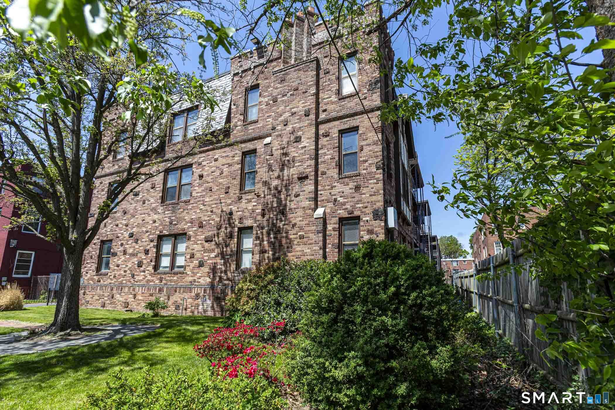 16-20 Townley Street Hartford CT 06105