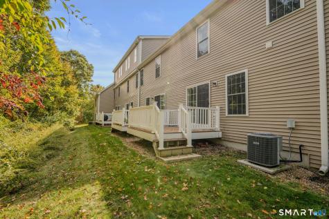 15 Freedom Way East Lyme CT 06357