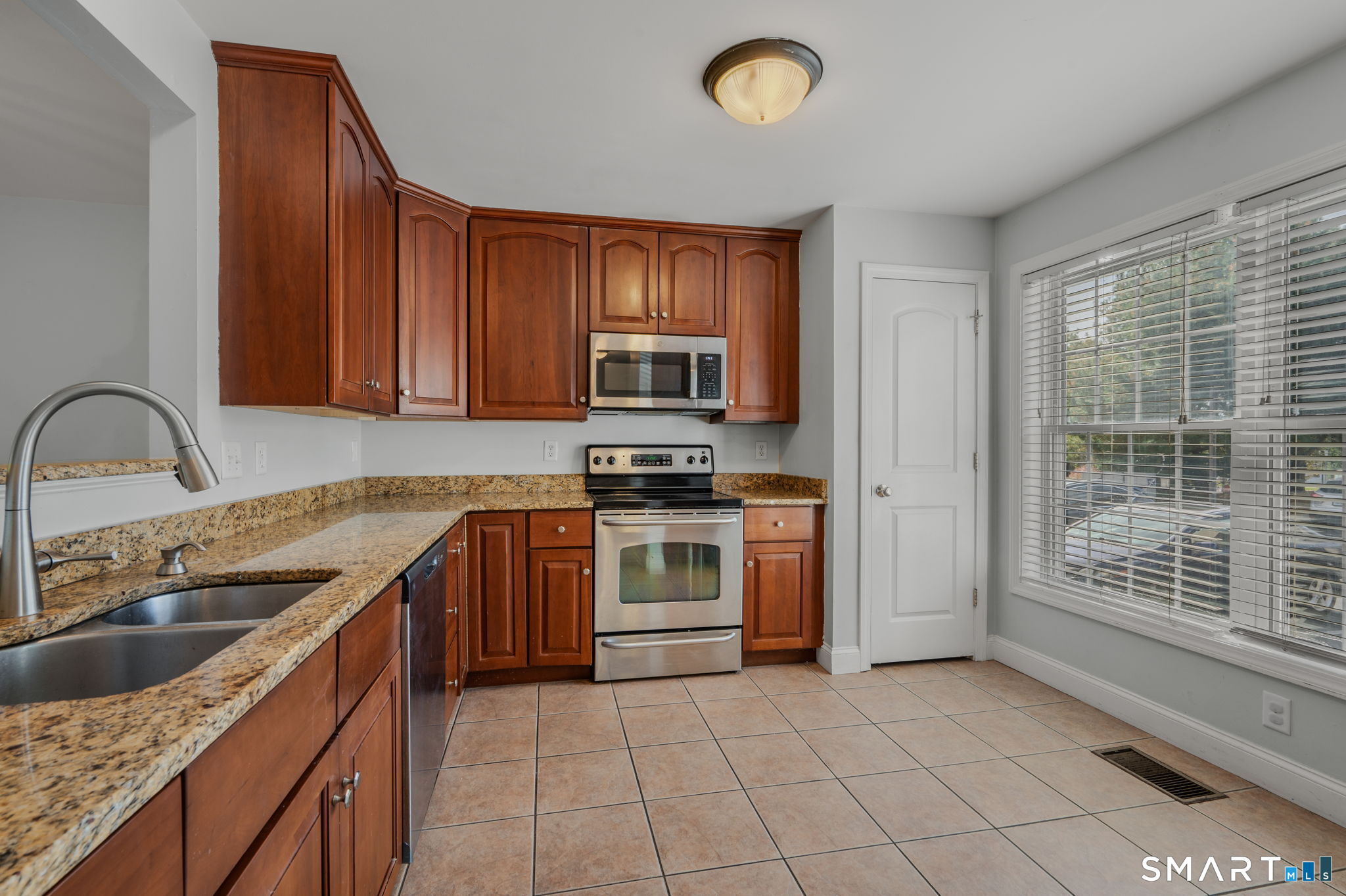 15 Freedom Way East Lyme CT 06357