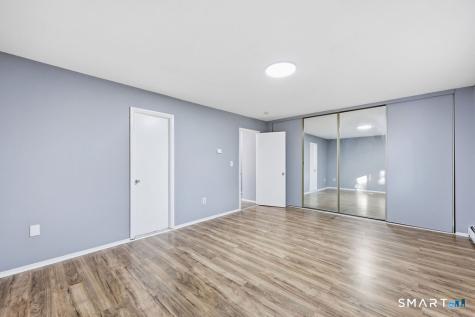 11 Sutton Place Bloomfield CT 06002