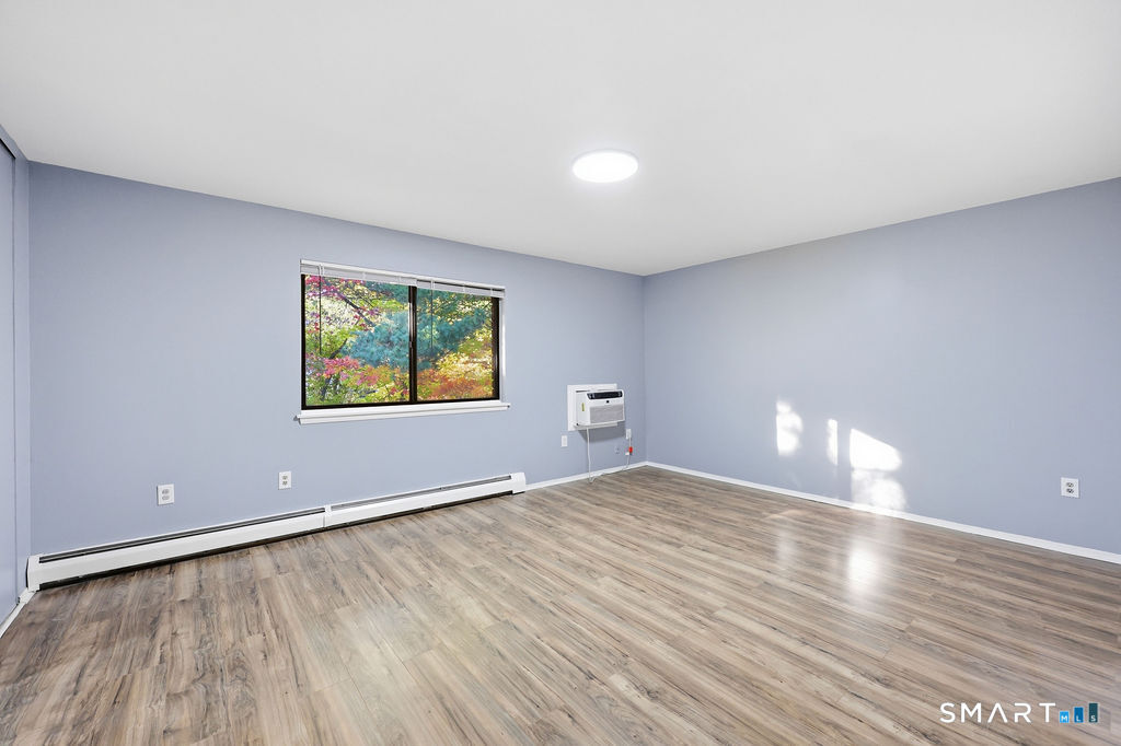 11 Sutton Place Bloomfield CT 06002