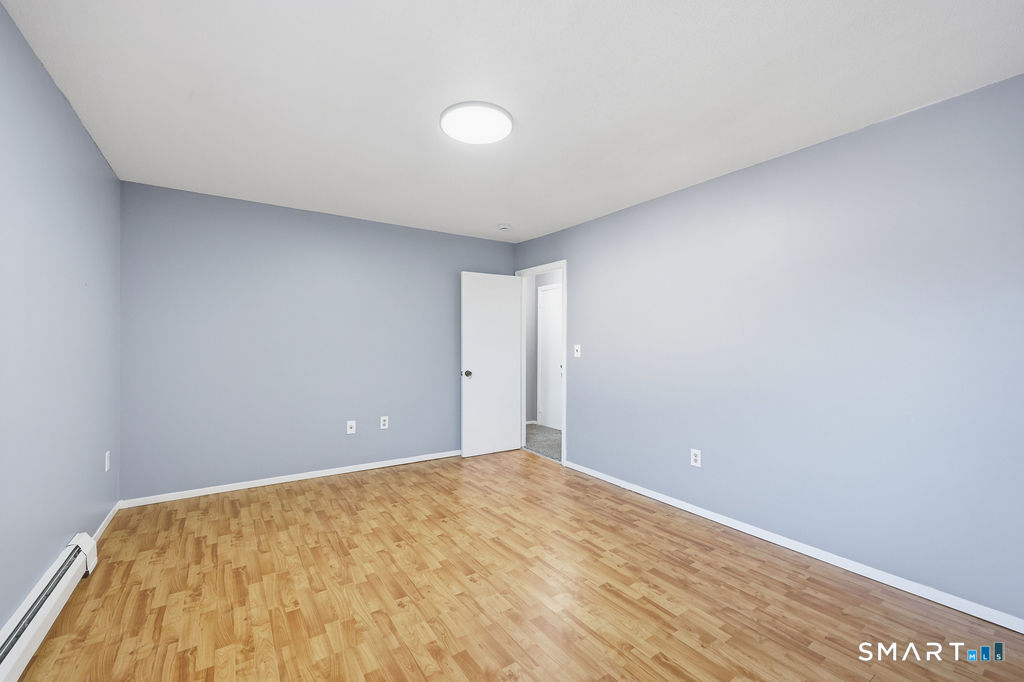 11 Sutton Place Bloomfield CT 06002