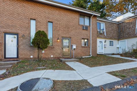 11 Sutton Place Bloomfield CT 06002