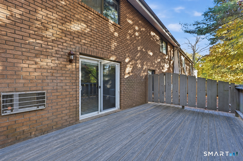 11 Sutton Place Bloomfield CT 06002